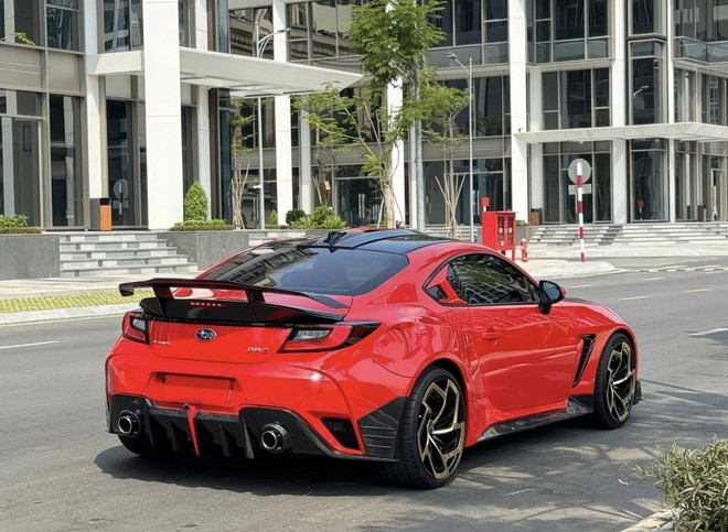 Subaru BRZ số sàn rao bán lại 1,5 tỷ: Tiền độ ngang CX-5 'base', người bán nói 'khủng nhất VN', dùng mâm giống hệt Bugatti- Ảnh 5. Subaru BRZ số sàn rao bán lại 1,5 tỷ: Tiền độ ngang CX-5 'base', người bán nói 'khủng nhất VN', dùng mâm giống hệt Bugatti- Ảnh 5.