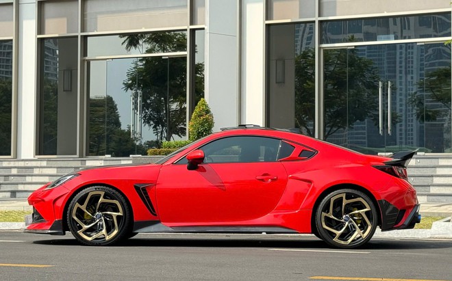 Subaru BRZ số sàn rao bán lại 1,5 tỷ: Tiền độ ngang CX-5 'base', người bán nói 'khủng nhất VN', dùng mâm giống hệt Bugatti- Ảnh 4. Subaru BRZ số sàn rao bán lại 1,5 tỷ: Tiền độ ngang CX-5 'base', người bán nói 'khủng nhất VN', dùng mâm giống hệt Bugatti- Ảnh 4.