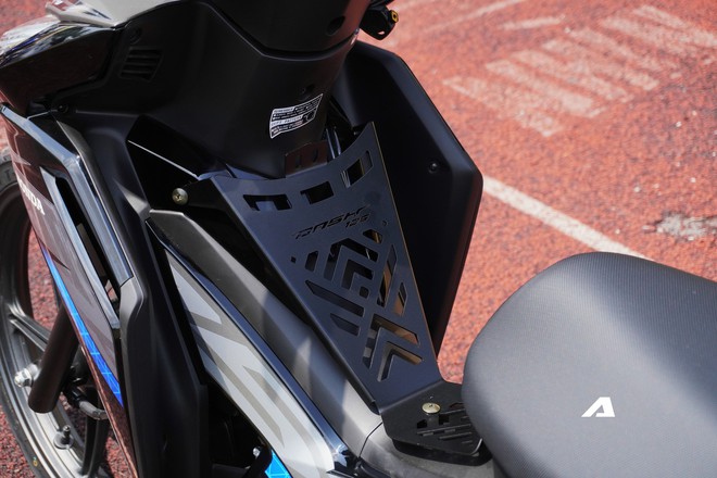 Honda Dash 125 2026 mở bán tại Việt Nam: Xe số giá hơn SH 125i, có phanh đĩa sau như xe thể thao- Ảnh 9. Honda Dash 125 2026 mở bán tại Việt Nam: Xe số giá hơn SH 125i, có phanh đĩa sau như xe thể thao- Ảnh 9.