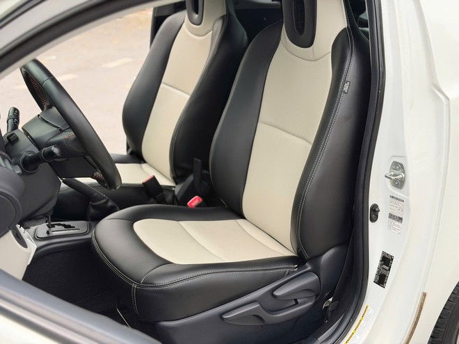 Chiếc Toyota 3 cửa này nhỏ hơn cả VF 3 nhưng bán lại với giá gần 800 triệu đồng, đắt gấp gần 3 lần: Odo khoảng 60.000km, trang bị chỉ ở mức cơ bản- Ảnh 5. Chiếc Toyota 3 cửa này nhỏ hơn cả VF 3 nhưng bán lại với giá gần 800 triệu đồng, đắt gấp gần 3 lần: Odo khoảng 60.000km, trang bị chỉ ở mức cơ bản- Ảnh 5.