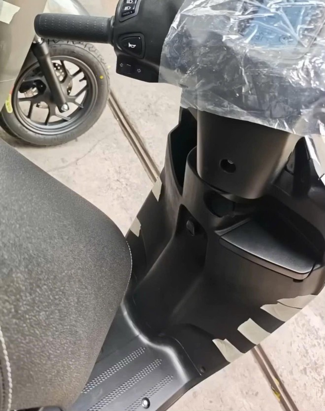 Rộ h&igrave;nh ảnh xe m&aacute;y điện Việt Nam d&aacute;ng như Honda Lead: Gi&aacute; đồn đo&aacute;n dưới 35 triệu đồng, cốp si&ecirc;u rộng, chạy 150km/sạc- Ảnh 2.