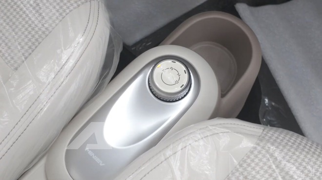 Xem thực tế Wuling Macaron 2026 vừa về đại l&yacute;: 2 m&agrave;n h&igrave;nh, phanh điện tử, ngồi được 4 người lớn- Ảnh 12.