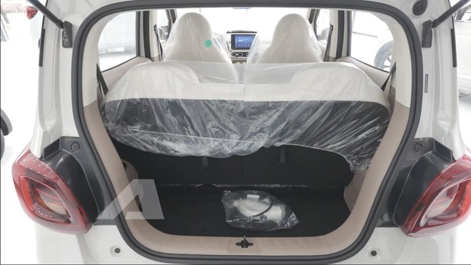 Xem thực tế Wuling Macaron 2026 vừa về đại l&yacute;: 2 m&agrave;n h&igrave;nh, phanh điện tử, ngồi được 4 người lớn- Ảnh 17.