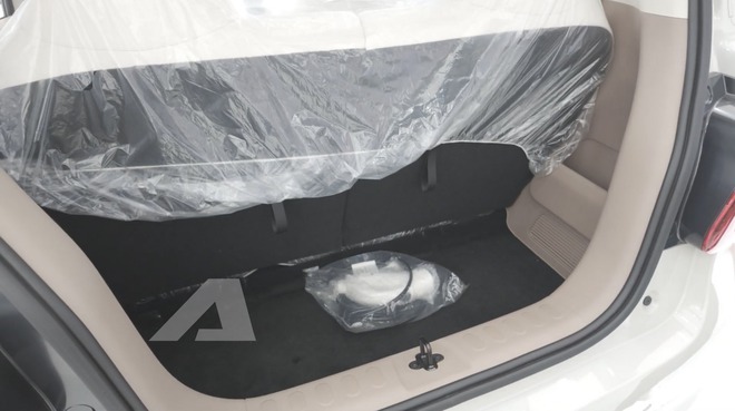 Xem thực tế Wuling Macaron 2026 vừa về đại l&yacute;: 2 m&agrave;n h&igrave;nh, phanh điện tử, ngồi được 4 người lớn- Ảnh 18.