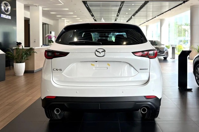 Chọn Mazda CX-5 vừa ra mắt hay Honda HR-V đều bản 'base' gi&aacute; 699 triệu đồng: K&iacute;ch thước, tiện nghi đ&aacute;nh đổi c&ocirc;ng nghệ an to&agrave;n- Ảnh 7.