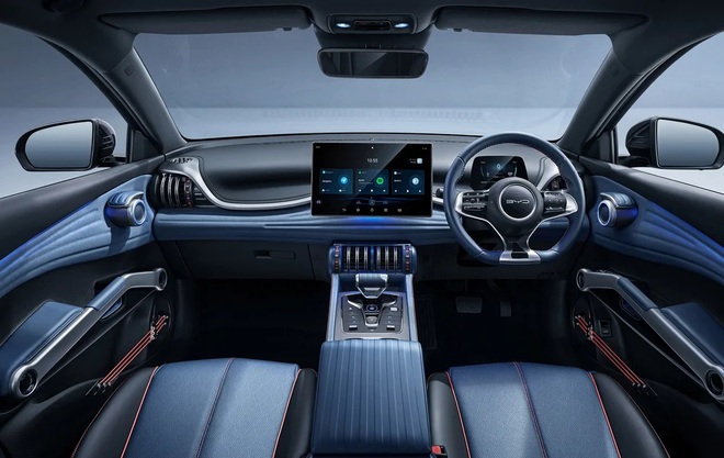 BYD Atto 3 lộ diện thiết kế ho&agrave;n to&agrave;n mới: Nội thất bớt 'dị', đi được 600km/sạc, chỉ cần 5 ph&uacute;t để sạc 70% pin- Ảnh 1.