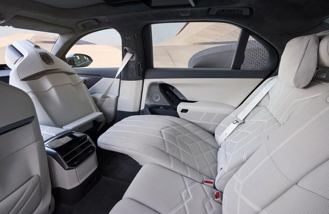 BMW 7 Series 2027 đổi mới to&agrave;n diện: Thiết kế đỡ &lsquo;dị&rsquo;, nội thất tr&agrave;n ngập m&agrave;n h&igrave;nh đấu Mercedes-Benz S-Class- Ảnh 19.