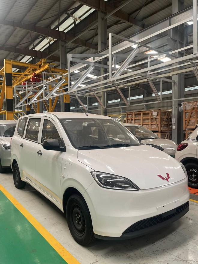 MPV điện Wuling HG7 nhận cọc tại Việt Nam: Gi&aacute; dự kiến 499 triệu, đi 300 km/sạc, &lsquo;phả hơi n&oacute;ng&rsquo; l&ecirc;n BYD M6- Ảnh 2.