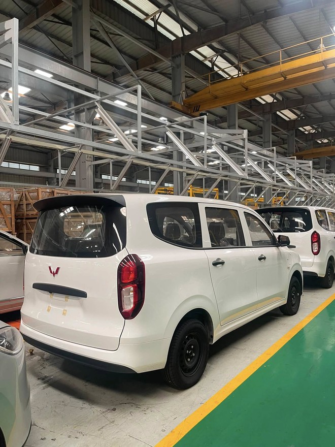 MPV điện Wuling HG7 nhận cọc tại Việt Nam: Gi&aacute; dự kiến 499 triệu, đi 300 km/sạc, &lsquo;phả hơi n&oacute;ng&rsquo; l&ecirc;n BYD M6- Ảnh 3.