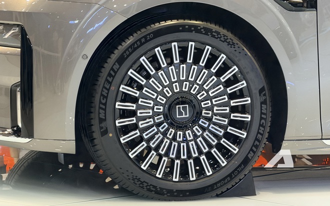 Xem thực tế Zeekr 009 2026 sắp về Việt Nam: MPV 7 chỗ c&oacute; nội thất sang xịn, loa như Bentley, mạnh cỡ si&ecirc;u xe, sạc 10 ph&uacute;t chạy 510km- Ảnh 6.