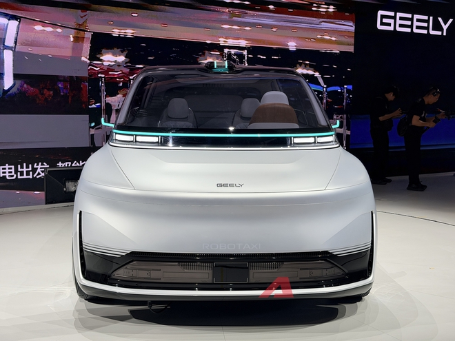 Geely Eva Cab ra mắt: Taxi tự l&aacute;i cấp độ 4, bảo mật cấp độ lượng tử, 'hiểu' khung cảnh xung quanh như người, hoạt động ngay từ năm sau- Ảnh 3.