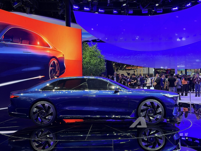 Xe Geely thế hệ mới tr&ocirc;ng sẽ như thế n&agrave;y: Thiết kế cận sang, &aacute;nh s&aacute;ng thay đổi theo cảnh trời, điều h&ograve;a theo m&ugrave;a- Ảnh 6.