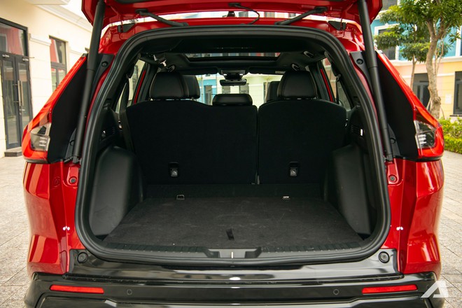 Nh&igrave;n v&agrave;o 5 điều n&agrave;y để hiểu v&igrave; sao Honda CR-V kh&ocirc;ng &lsquo;đ&egrave; gi&aacute;&rsquo; để cạnh tranh như c&aacute;c đối thủ m&agrave; vẫn được nhiều người Việt lựa chọn- Ảnh 9.