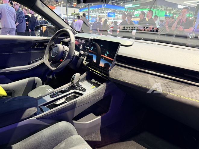 Xem trước Lynk & Co 03 sắp ra mắt Việt Nam: Thiết kế nội, ngoại thất thể thao ngay từ bản thường, dễ lấy kh&aacute;ch của Civic, Elantra- Ảnh 10.