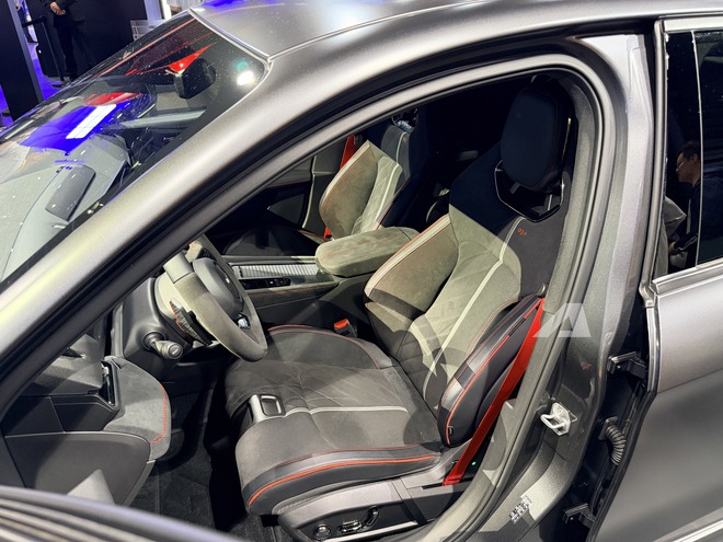 Xem trước Lynk & Co 03 sắp ra mắt Việt Nam: Thiết kế nội, ngoại thất thể thao ngay từ bản thường, dễ lấy kh&aacute;ch của Civic, Elantra- Ảnh 11.