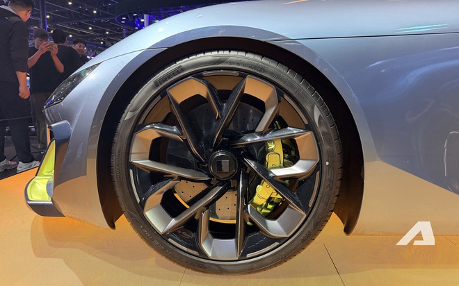 Lynk & Co lần đầu l&agrave;m si&ecirc;u xe: Khung gầm AI kỹ thuật số, thay đổi cấu tr&uacute;c bằng một n&uacute;t bấm, 0-100km/h chỉ trong 2 gi&acirc;y- Ảnh 7.