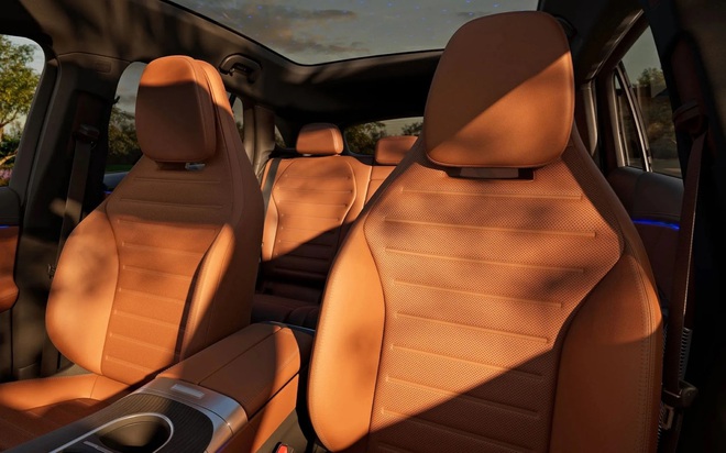Mercedes-Benz GLC bản 3 h&agrave;ng ghế ra mắt: D&agrave;i hơn 10cm, 6 chỗ, ghế thương gia c&oacute; massage, treo kh&iacute; n&eacute;n, đ&aacute;nh l&aacute;i b&aacute;nh sau như S-Class- Ảnh 8.