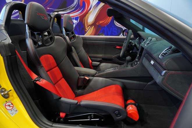 T&ocirc;i sờ tận tay Porsche 718 Spyder RS độc nhất Việt Nam: Phanh gốm hơn 500 triệu, tổng tiền 'option' dư mua 1 chiếc Mercedes GLC- Ảnh 16.