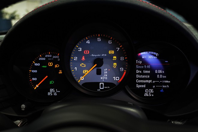 T&ocirc;i sờ tận tay Porsche 718 Spyder RS độc nhất Việt Nam: Phanh gốm hơn 500 triệu, tổng tiền 'option' dư mua 1 chiếc Mercedes GLC- Ảnh 18.