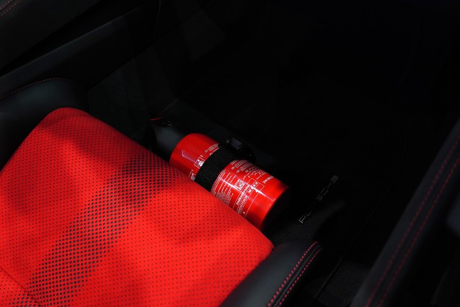 T&ocirc;i sờ tận tay Porsche 718 Spyder RS độc nhất Việt Nam: Phanh gốm hơn 500 triệu, tổng tiền 'option' dư mua 1 chiếc Mercedes GLC- Ảnh 19.