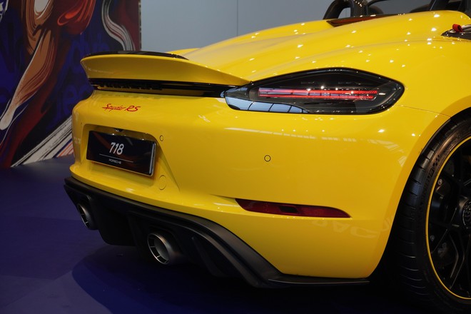T&ocirc;i sờ tận tay Porsche 718 Spyder RS độc nhất Việt Nam: Phanh gốm hơn 500 triệu, tổng tiền 'option' dư mua 1 chiếc Mercedes GLC- Ảnh 11.