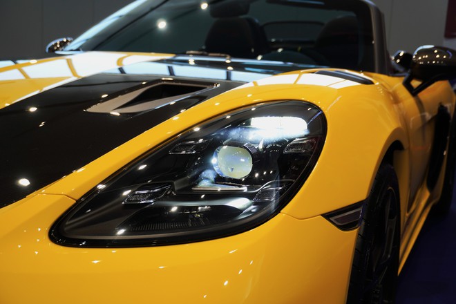 T&ocirc;i sờ tận tay Porsche 718 Spyder RS độc nhất Việt Nam: Phanh gốm hơn 500 triệu, tổng tiền 'option' dư mua 1 chiếc Mercedes GLC- Ảnh 10.