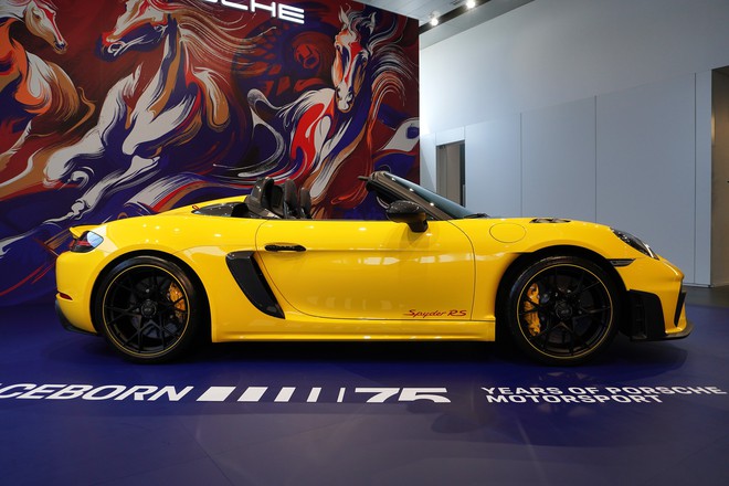 T&ocirc;i sờ tận tay Porsche 718 Spyder RS độc nhất Việt Nam: Phanh gốm hơn 500 triệu, tổng tiền 'option' dư mua 1 chiếc Mercedes GLC- Ảnh 7.