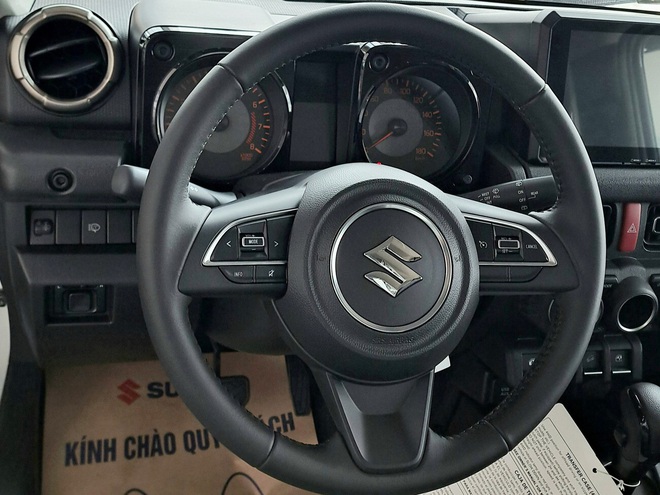 Suzuki Jimny giảm gi&aacute; kỷ lục 140 triệu tại đại l&yacute;: Gi&aacute; thực tế c&ograve;n 649 triệu đồng, dễ tiếp cận hơn cho c&aacute;c d&acirc;n chơi Việt th&iacute;ch off-road- Ảnh 8.