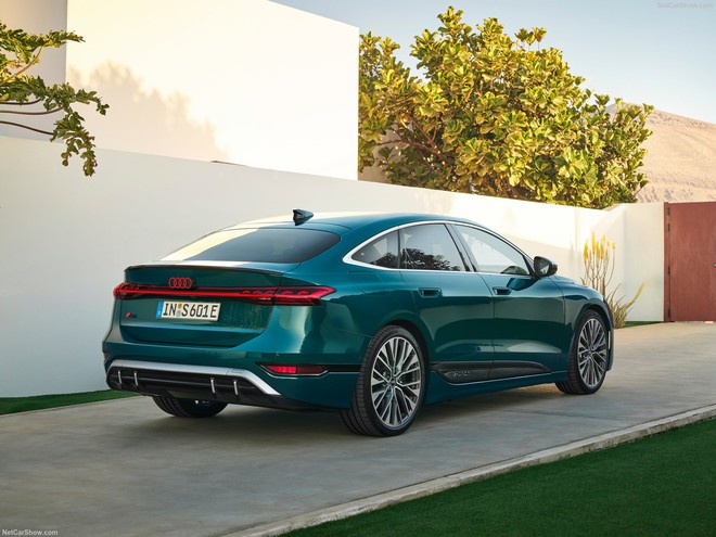 Audi S6 Sportback e-tron xuất hiện tại Việt Nam: Đ&egrave;n LED điều chỉnh thiết kế theo &yacute; chủ xe, nội thất 3 m&agrave;n h&igrave;nh OLED, đi 600km/sạc- Ảnh 4.