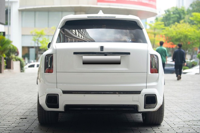 Ch&agrave;o Rolls-Royce Culinan Black Badge 'lướt 800km' hơn 28 tỷ đồng, người b&aacute;n bọc nilon kỹ như xe mới- Ảnh 4.
