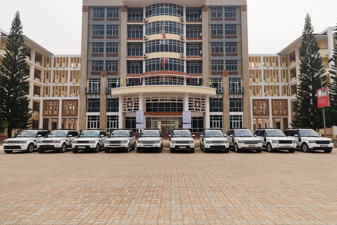 Range Rover 20 năm tuổi của ông Đặng Lê Nguyên Vũ bền cỡ này: ‘Bào’ hàng trăm km đèo núi Tây Bắc suốt 3 ngày liền vẫn ổn định- Ảnh 4. Range Rover 20 năm tuổi của ông Đặng Lê Nguyên Vũ bền cỡ này: ‘Bào’ hàng trăm km đèo núi Tây Bắc suốt 3 ngày liền vẫn ổn định- Ảnh 4.