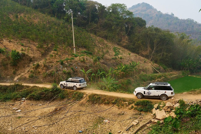 Range Rover 20 năm tuổi của ông Đặng Lê Nguyên Vũ bền cỡ này: ‘Bào’ hàng trăm km đèo núi Tây Bắc suốt 3 ngày liền vẫn ổn định- Ảnh 2. Range Rover 20 năm tuổi của ông Đặng Lê Nguyên Vũ bền cỡ này: ‘Bào’ hàng trăm km đèo núi Tây Bắc suốt 3 ngày liền vẫn ổn định- Ảnh 2.