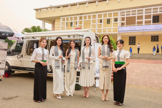 Range Rover 20 năm tuổi của ông Đặng Lê Nguyên Vũ bền cỡ này: ‘Bào’ hàng trăm km đèo núi Tây Bắc suốt 3 ngày liền vẫn ổn định- Ảnh 5. Range Rover 20 năm tuổi của ông Đặng Lê Nguyên Vũ bền cỡ này: ‘Bào’ hàng trăm km đèo núi Tây Bắc suốt 3 ngày liền vẫn ổn định- Ảnh 5.