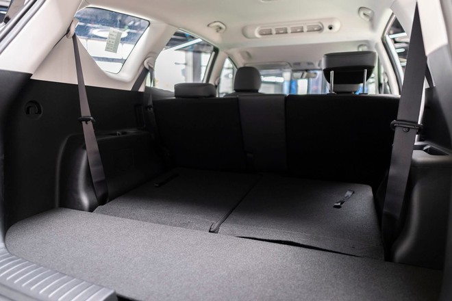 H&agrave;ng loạt MPV đua giảm gi&aacute;, c&oacute; mẫu ưu đ&atilde;i tới cả trăm triệu, lăn b&aacute;nh chỉ như gi&aacute; ni&ecirc;m yết- Ảnh 3.