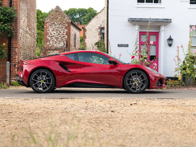 Lotus Emira xuất hiện ở Việt Nam: Dễ ra ngay tháng này cho dân chơi thích chất Anh, dùng máy Mercedes-AMG để có 'giá rẻ'- Ảnh 6. Lotus Emira xuất hiện ở Việt Nam: Dễ ra ngay tháng này cho dân chơi thích chất Anh, dùng máy Mercedes-AMG để có 'giá rẻ'- Ảnh 6.