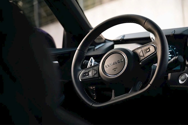 Đại l&yacute; b&aacute;o Lynk & Co 03 c&oacute; 2 bản tại Việt Nam: Gi&aacute; dự kiến từ 800 triệu đồng, mạnh ngang Civic, ADAS từ bản rẻ nhất, dễ ra mắt th&aacute;ng 6- Ảnh 6.