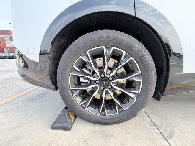 L&ocirc; Zeekr 7X đầu ti&ecirc;n về Việt Nam: &Iacute;t nhất 2 bản, c&ugrave;ng cỡ CX-8, c&oacute; thể chạy hơn 600km/sạc, dễ ra mắt trong thời gian gần- Ảnh 3.