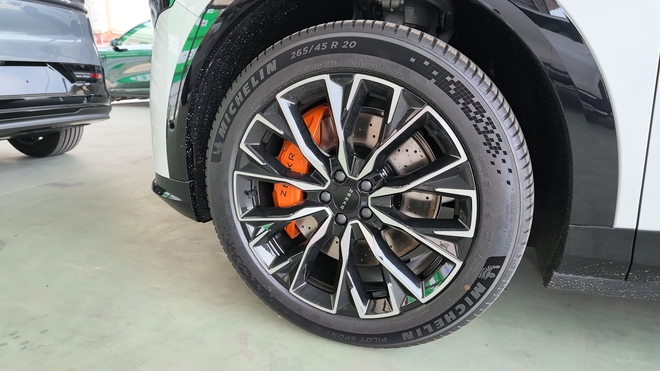 L&ocirc; Zeekr 7X đầu ti&ecirc;n về Việt Nam: &Iacute;t nhất 2 bản, c&ugrave;ng cỡ CX-8, c&oacute; thể chạy hơn 600km/sạc, dễ ra mắt trong thời gian gần- Ảnh 4.