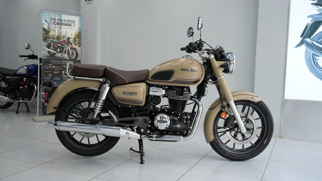 M&ocirc; t&ocirc; cho d&acirc;n chơi Honda CB350C về Việt Nam: M&aacute;y to hơn SH 350i, nguồn gốc nhập khẩu khiến nhiều người bất ngờ- Ảnh 5.