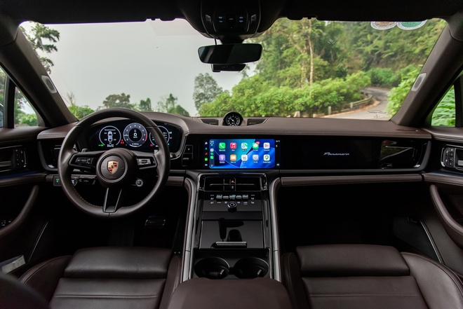 Porsche Panamera l&agrave; một chiếc xe &lsquo;đa nh&acirc;n c&aacute;ch&rsquo; như n&agrave;y: S&aacute;ng mặc suite, tối đi &lsquo;đua&rsquo;- Ảnh 14.