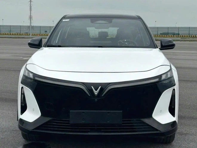 VinFast li&ecirc;n tục nh&aacute; h&agrave;ng nhiều chi tiết của SUV mới, MXH x&ocirc;n xao trước gi&aacute; đồn đo&aacute;n thực tế chỉ hơn 768 triệu đồng- Ảnh 5.