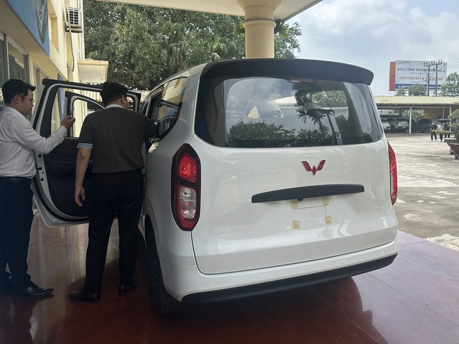 Wuling Grango - MPV gi&aacute; dự kiến 499 triệu đồng tại Việt Nam lộ r&otilde; nội, ngoại thất: N&uacute;m xoay chuyển số, ghế cơ trưởng, c&ograve;n nhiều thứ &lsquo;đơn sơ&rsquo;- Ảnh 3.
