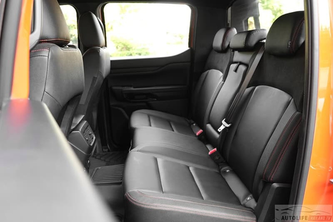 Ford Ranger Wildtrak X 2026 gi&aacute; quy đổi gần 1,2 tỷ đồng ở gần Việt Nam: M&aacute;y 3.0L V6, c&oacute; AWD, phuộc h&agrave;ng hiệu, lốp &lsquo;b&eacute;o&rsquo; như Raptor- Ảnh 9.