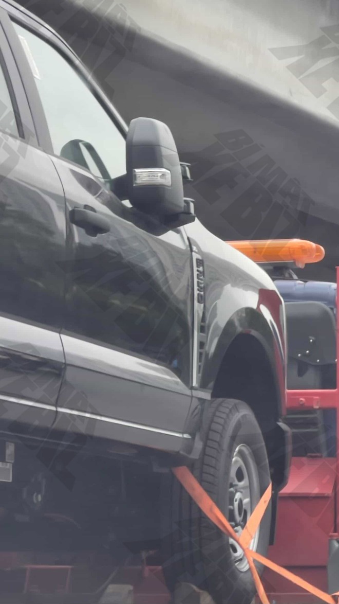 Ford F-250 Super Duty đời mới đầu ti&ecirc;n xuất hiện tại H&agrave; Nội: D&agrave;i hơn 6 m&eacute;t, d&ugrave;ng m&aacute;y V8, chờ d&acirc;n chơi Việt đến &lsquo;hốt&rsquo; h&agrave;ng độc- Ảnh 7.