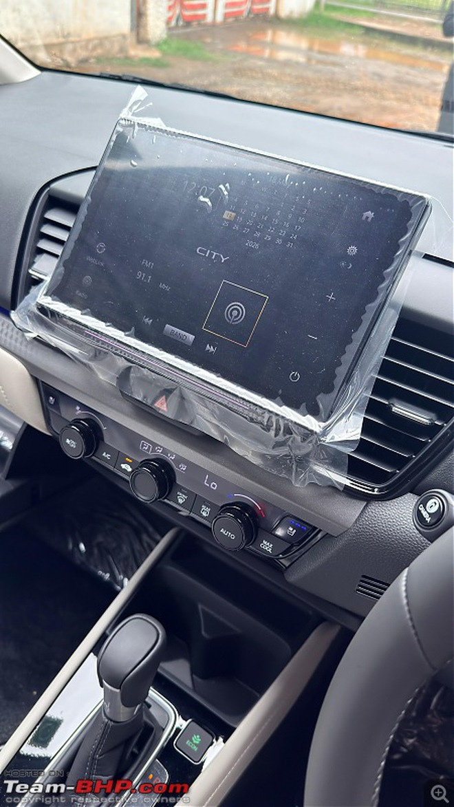 Honda City 2026 lộ nội thất kh&ocirc;ng che: M&agrave;n h&igrave;nh lớn đặt nổi, ghế l&agrave;m m&aacute;t, vẫn d&ugrave;ng phanh tay cơ- Ảnh 2.