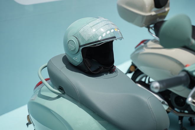 Cận cảnh Vespa Sprint 180 lần đầu xuất hiện tại Việt Nam: Gi&aacute; ngang SH350i, động cơ mạnh nhất d&ograve;ng Sprint nhưng kh&ocirc;ng d&agrave;nh cho số đ&ocirc;ng- Ảnh 8.