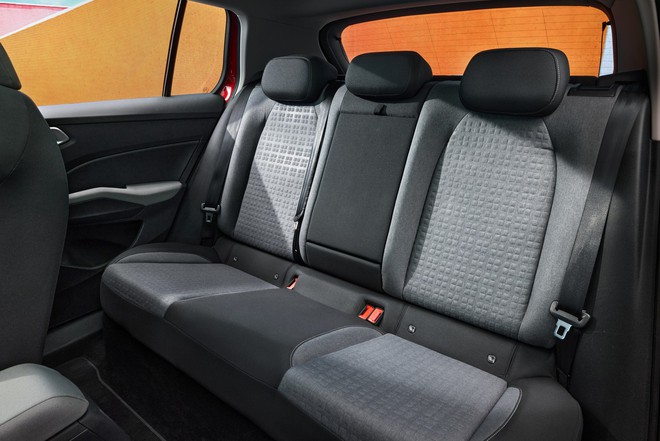 Sang ch&acirc;u &Acirc;u xem thực tế Skoda Epiq vừa ra mắt: SUV đ&ocirc; thị thiết kế thực dụng, nhiều c&ocirc;ng nghệ, c&oacute; ADAS, chạy 440km/sạc- Ảnh 11.