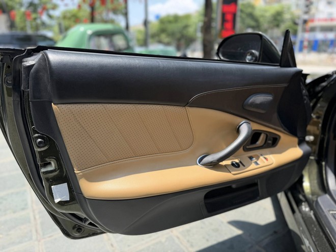 Honda S2000 cực hiếm l&ecirc;n s&agrave;n xe cũ: JDM 22 năm tuổi đắt ngang Porsche Taycan &lsquo;đập hộp&rsquo;- Ảnh 6.