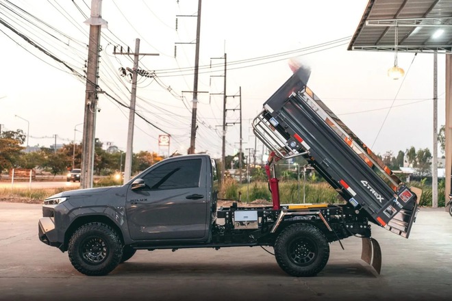 Toyota Hilux 'lột x&aacute;c' th&agrave;nh xe ben m&agrave; kh&ocirc;ng cần cắt xẻ: Chở tới 5 tấn, c&oacute; cả cần cẩu tự bốc h&agrave;ng- Ảnh 21.
