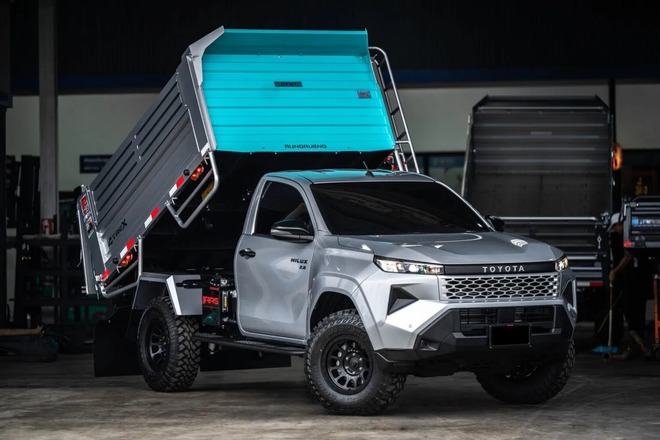Toyota Hilux 'lột x&aacute;c' th&agrave;nh xe ben m&agrave; kh&ocirc;ng cần cắt xẻ: Chở tới 5 tấn, c&oacute; cả cần cẩu tự bốc h&agrave;ng- Ảnh 17.